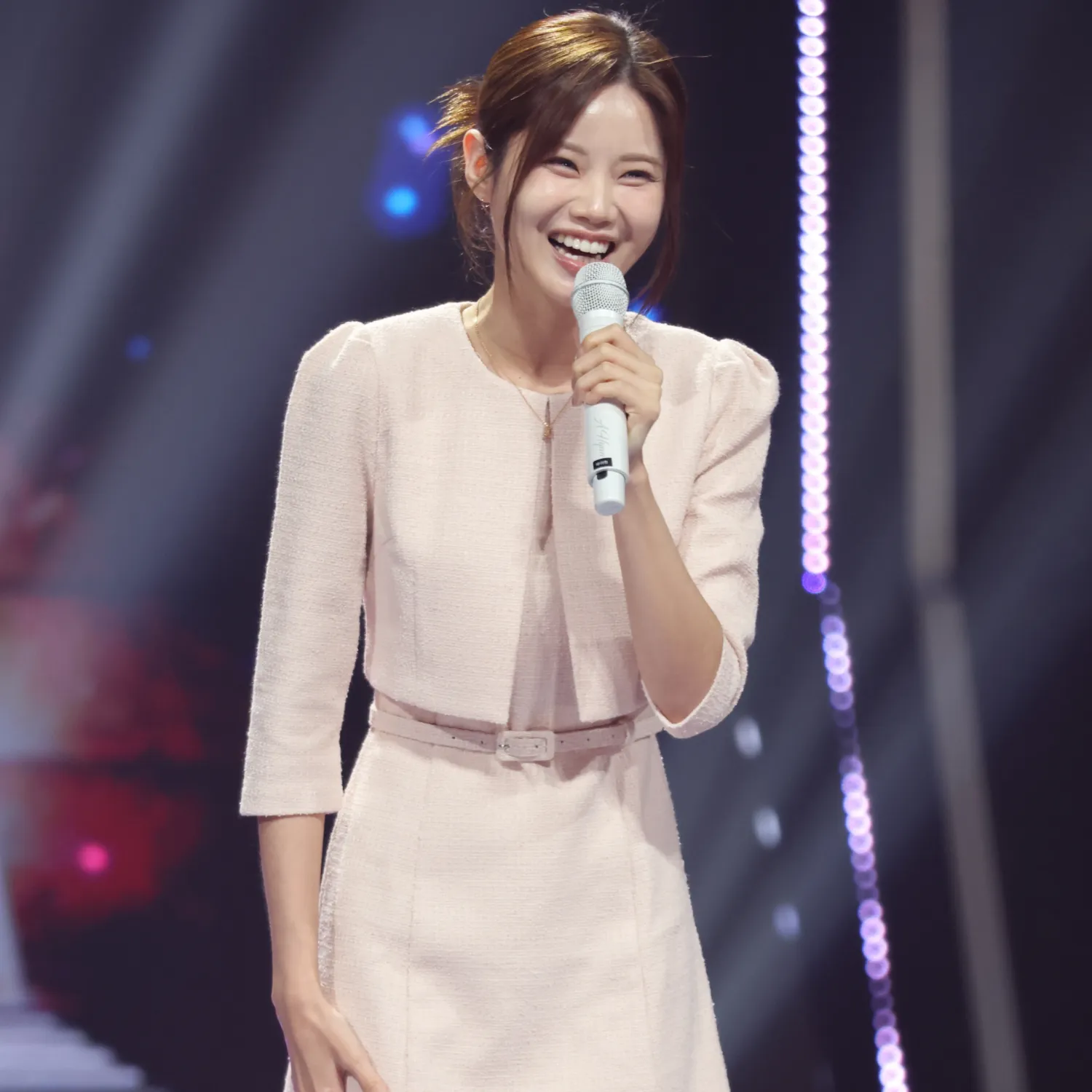 Behind-the-scenes cut of Bae Ahyeon