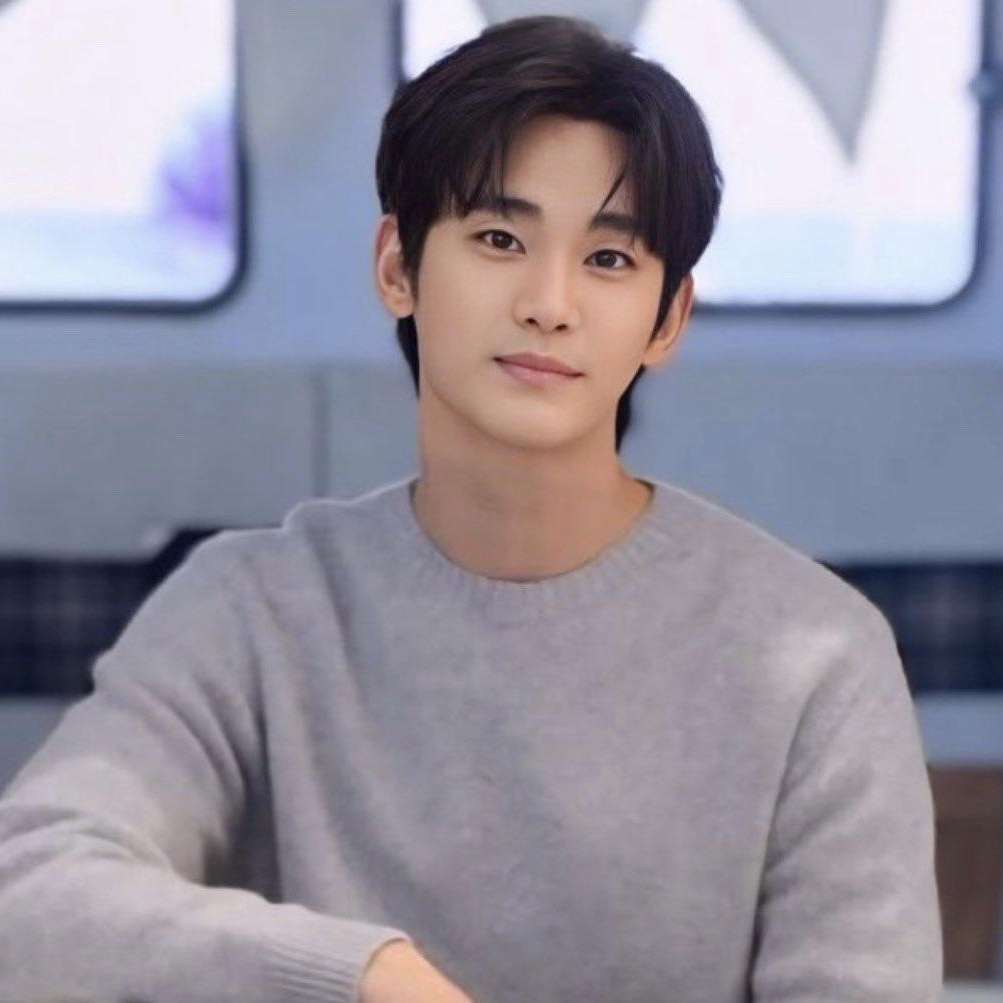 Recent activity shot of Kim Soohyun