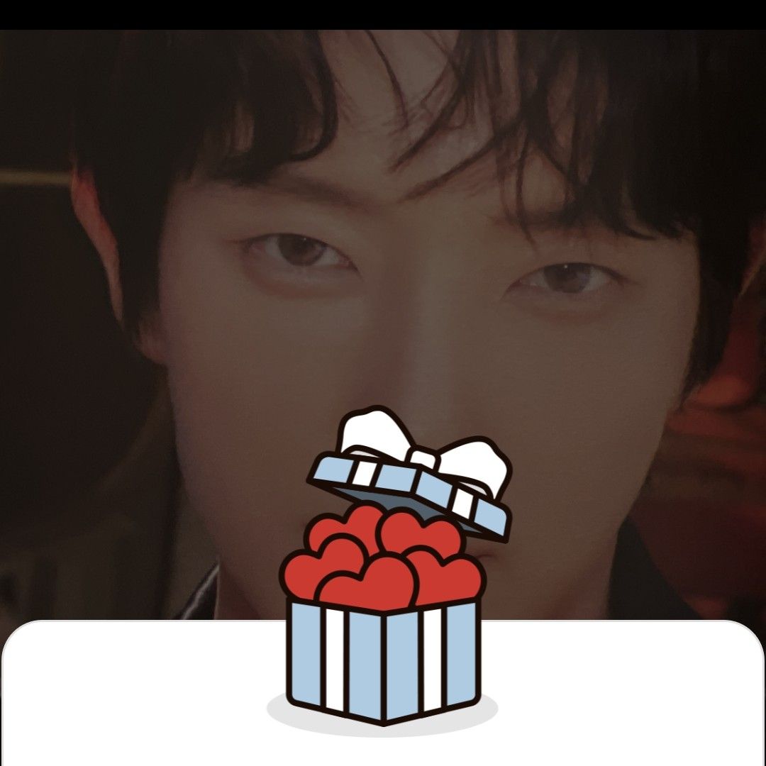 Behind-the-scenes cut of Lee Joongi