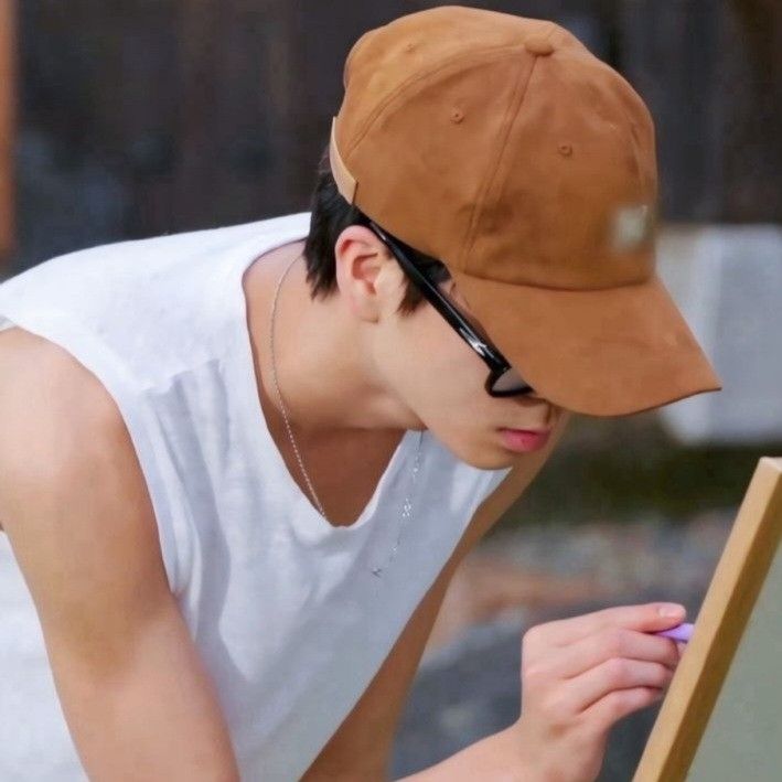 Momen yang diabadikan oleh penggemar Jeong Dongwon