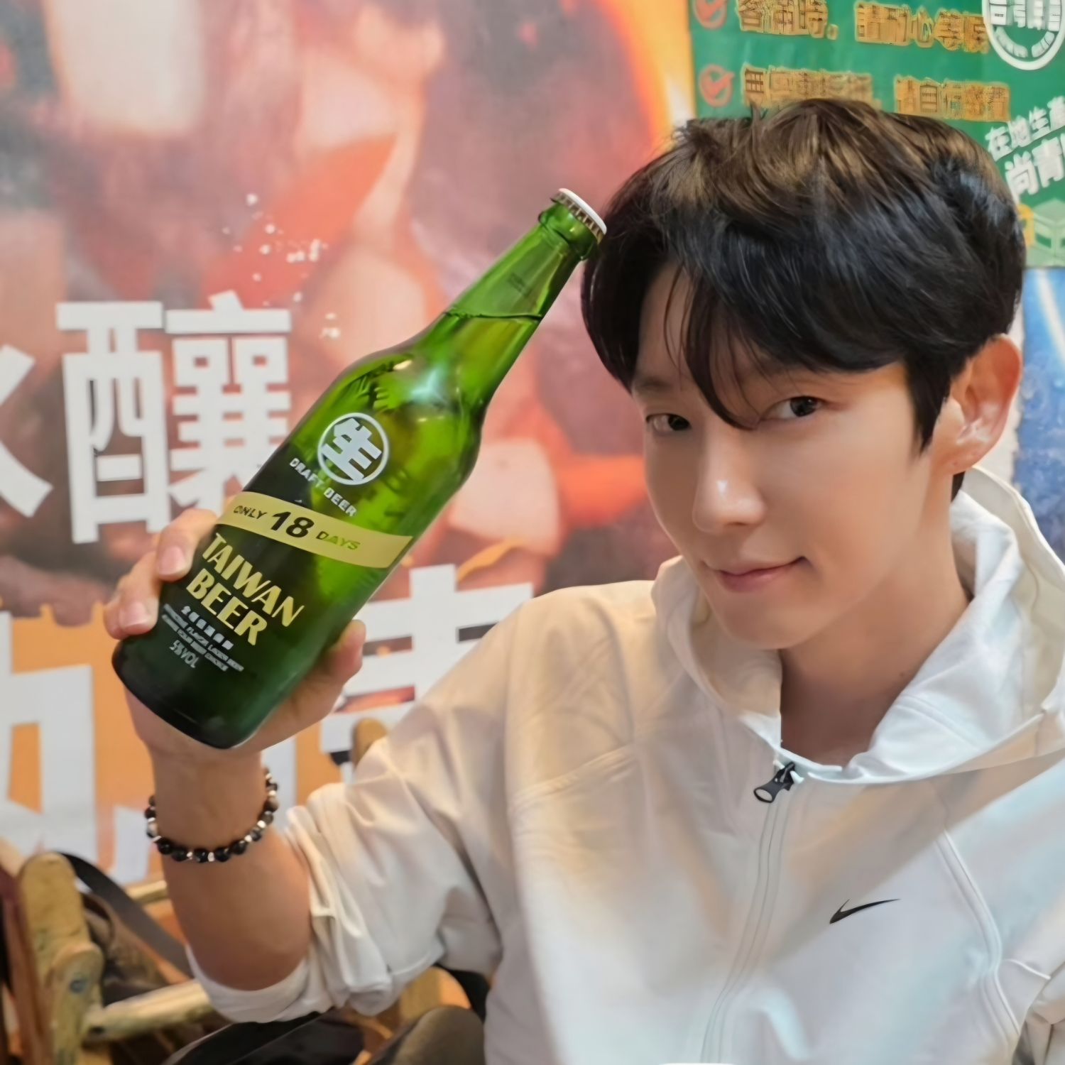 A moment captured by a fan of Lee Joongi