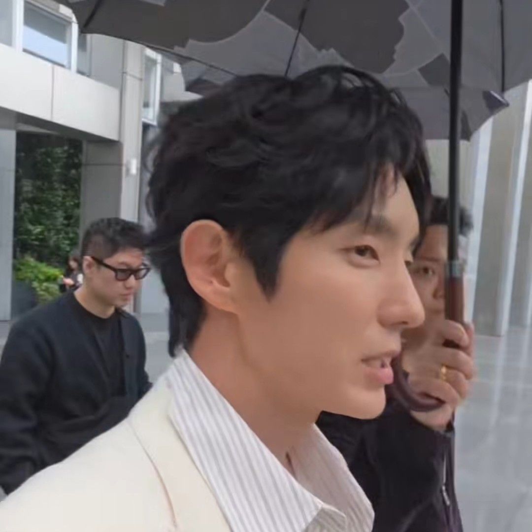 Latest photo of Lee Joongi