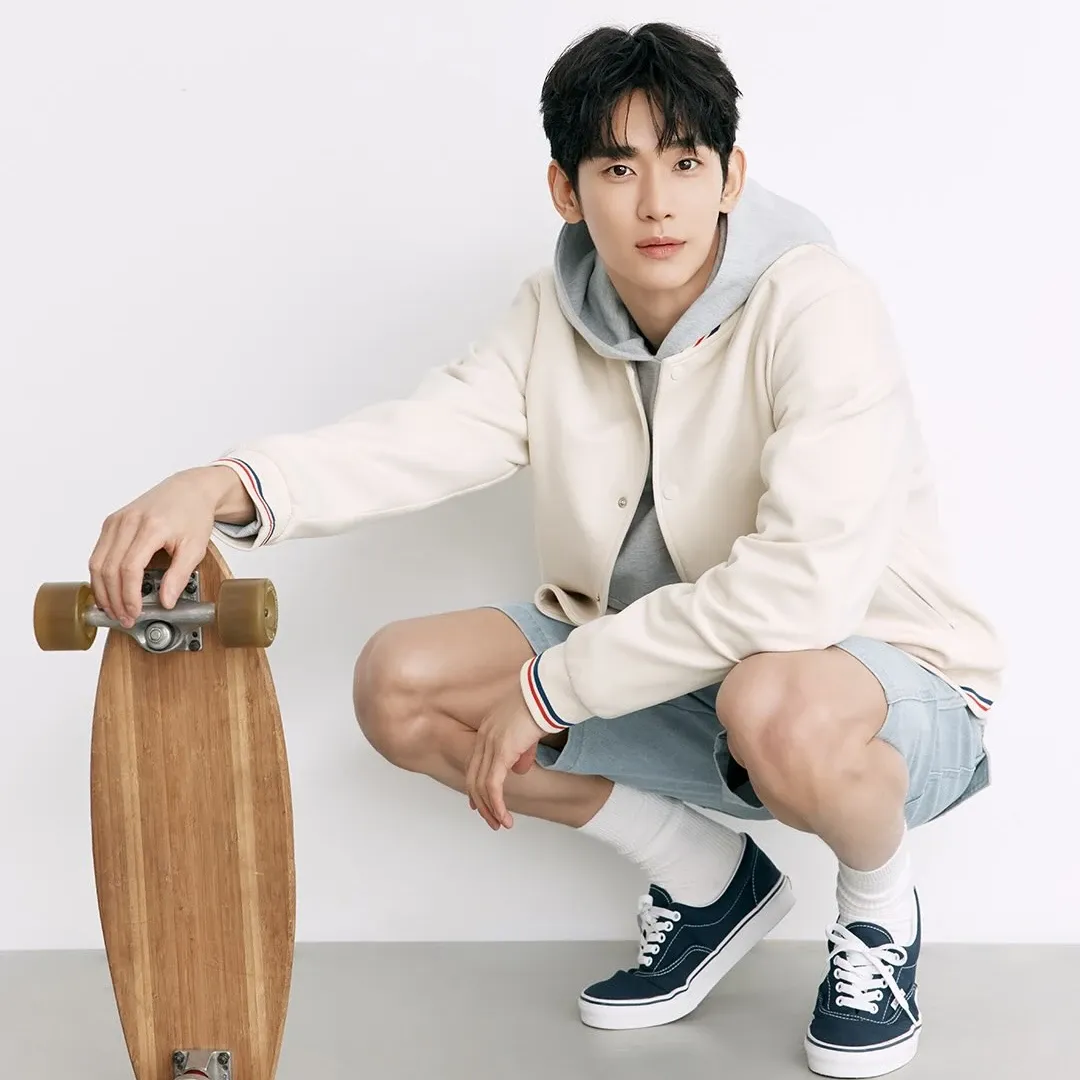 Recent activity shot of Kim Soohyun