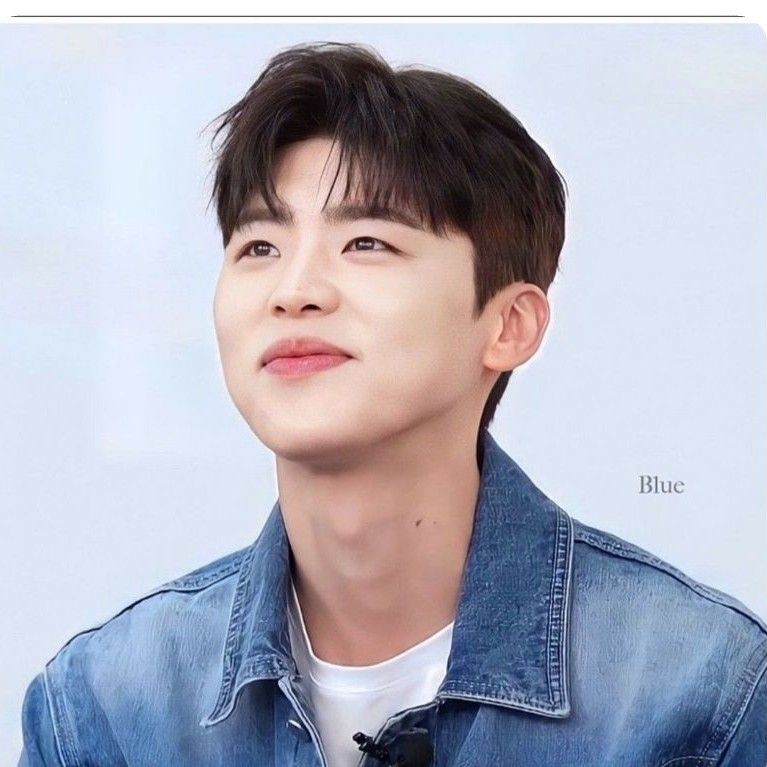 A moment captured by a fan of Park Jihyeon