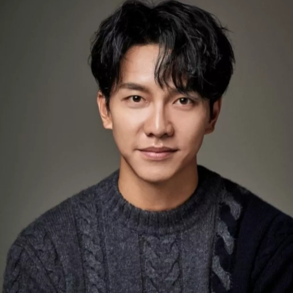 Foto terbaru dari Lee Seunggi