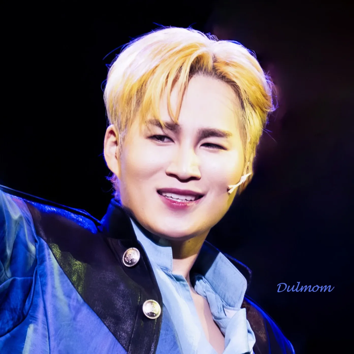 粉丝拍下的金熙栽瞬间