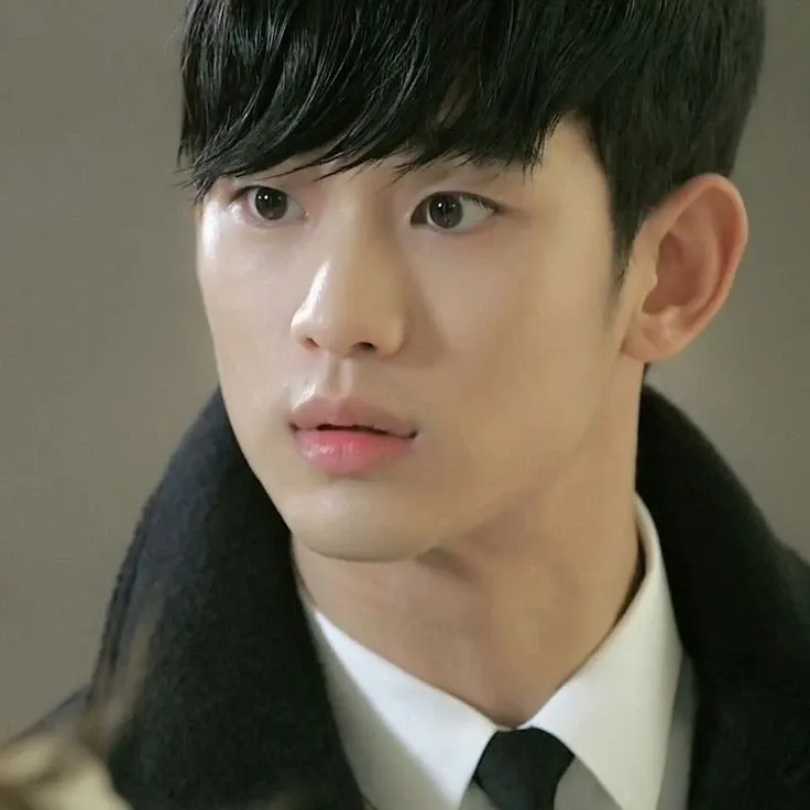 金秀贤的最新照片