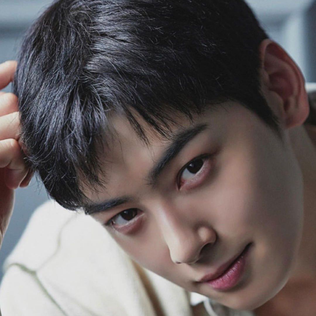 Foto terbaru dari Cha Eunwoo