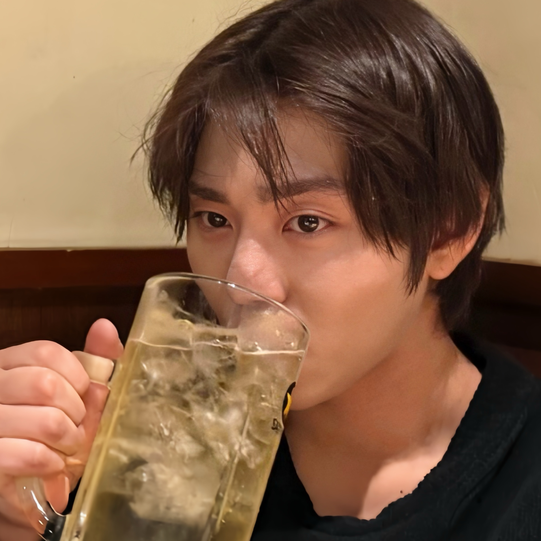 Behind-the-scenes cut of Ahn Hyoseop