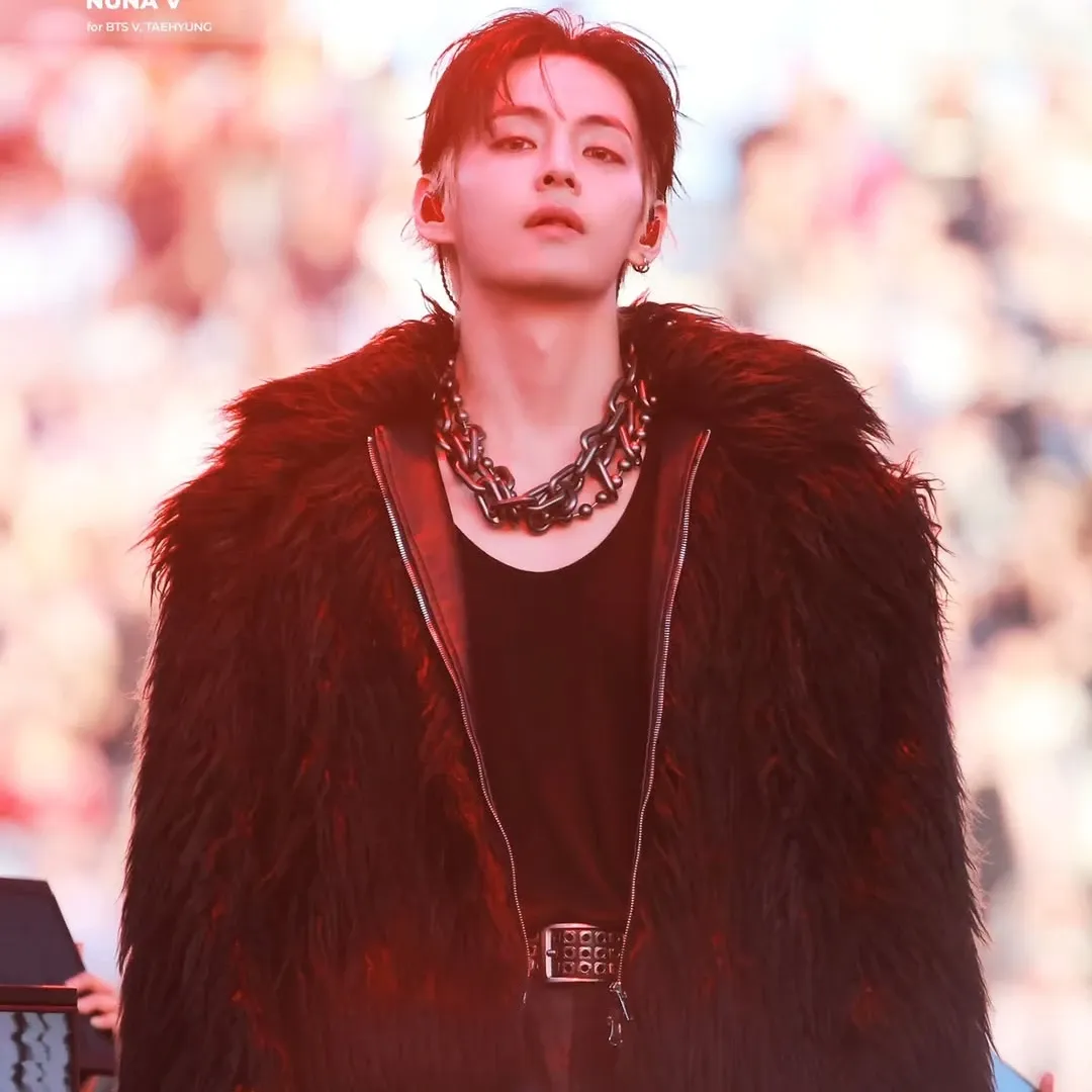 Recent activity shot of Kim Taehyung (V)