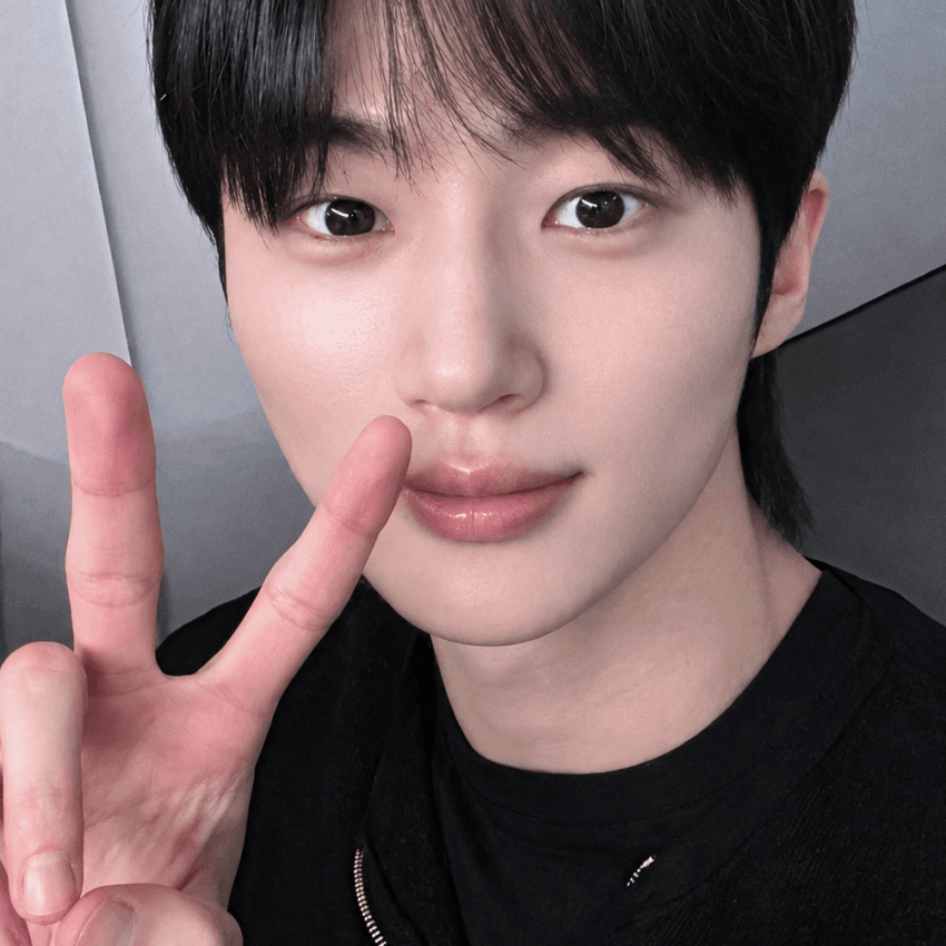 Latest photo of Byeon Wooseok