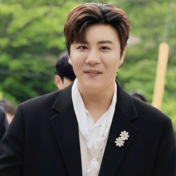 チン・ヘソンの最近の活動ショット