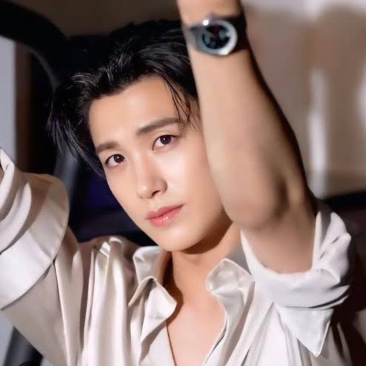 Behind-the-scenes cut of Park Hyungsik