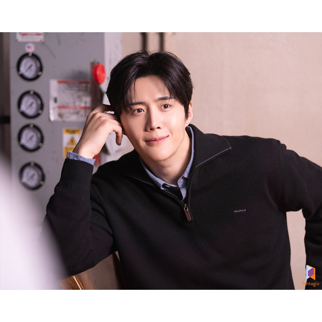Behind-the-scenes cut of Kim Seonho