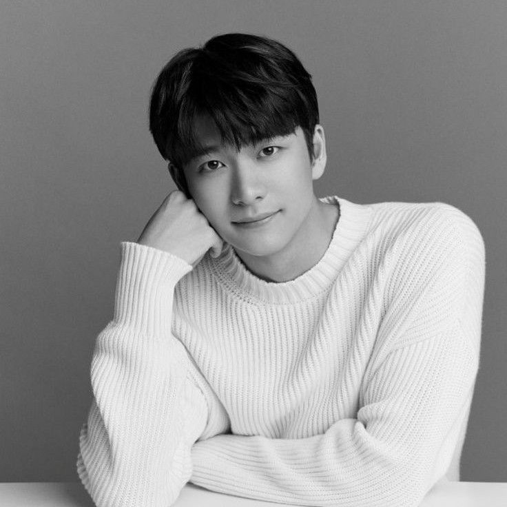 A moment captured by a fan of Kang Taeoh