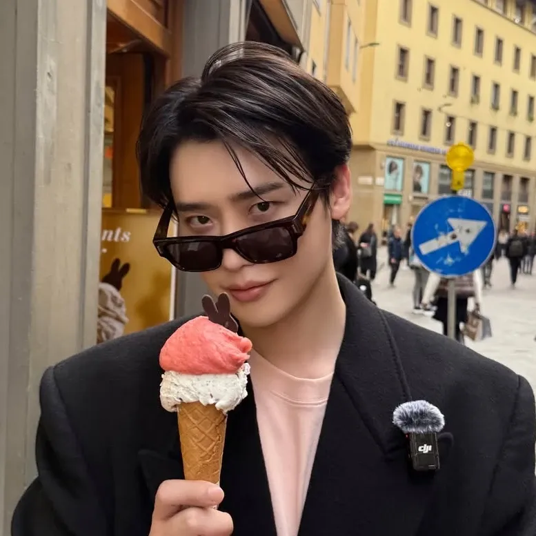 Cuplikan di balik layar dari Lee Jongsuk