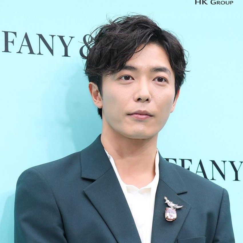 粉丝拍下的金材昱瞬间