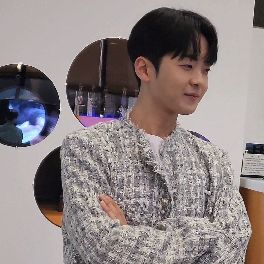 Behind-the-scenes cut of Park Minsu