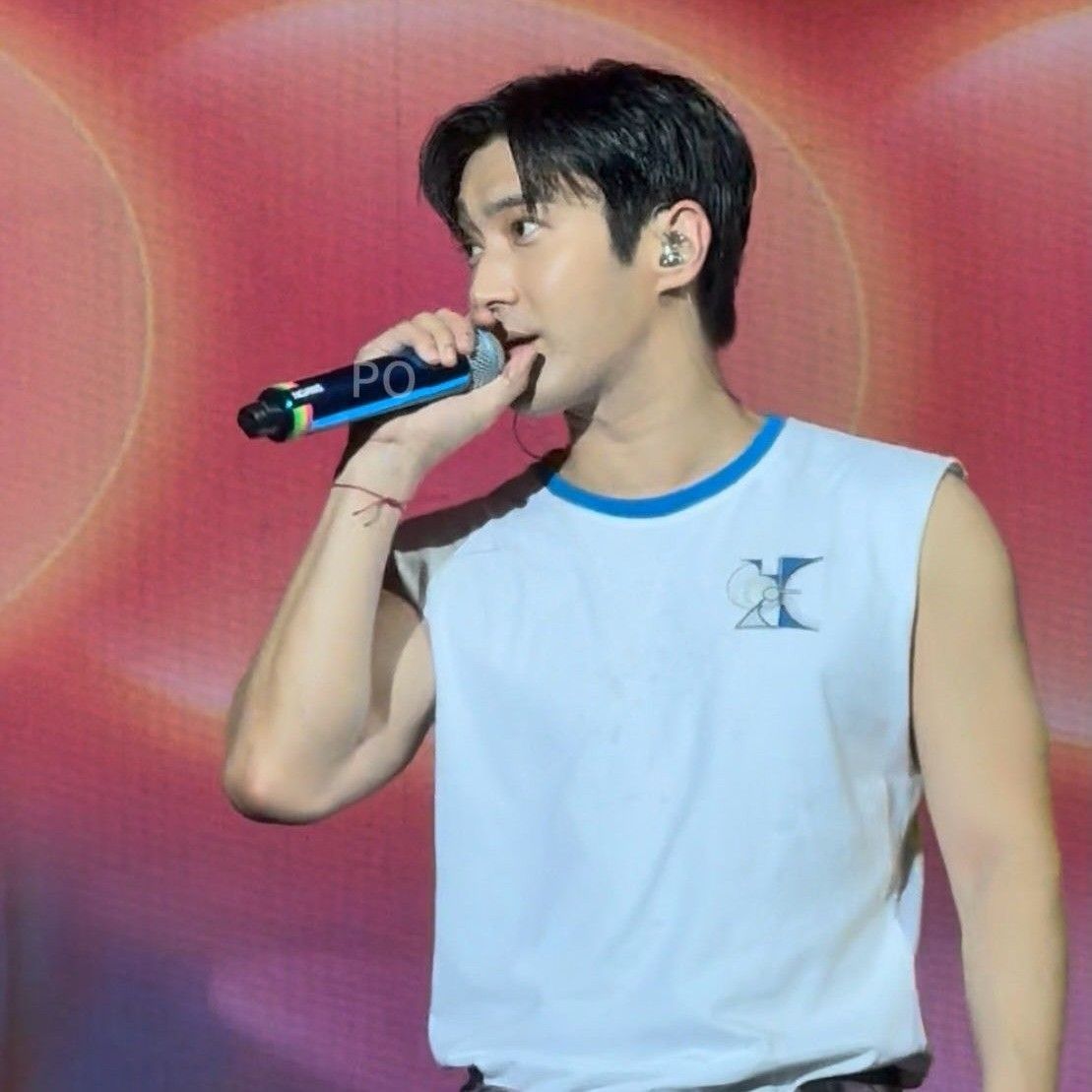 Recent activity shot of Choi Siwon