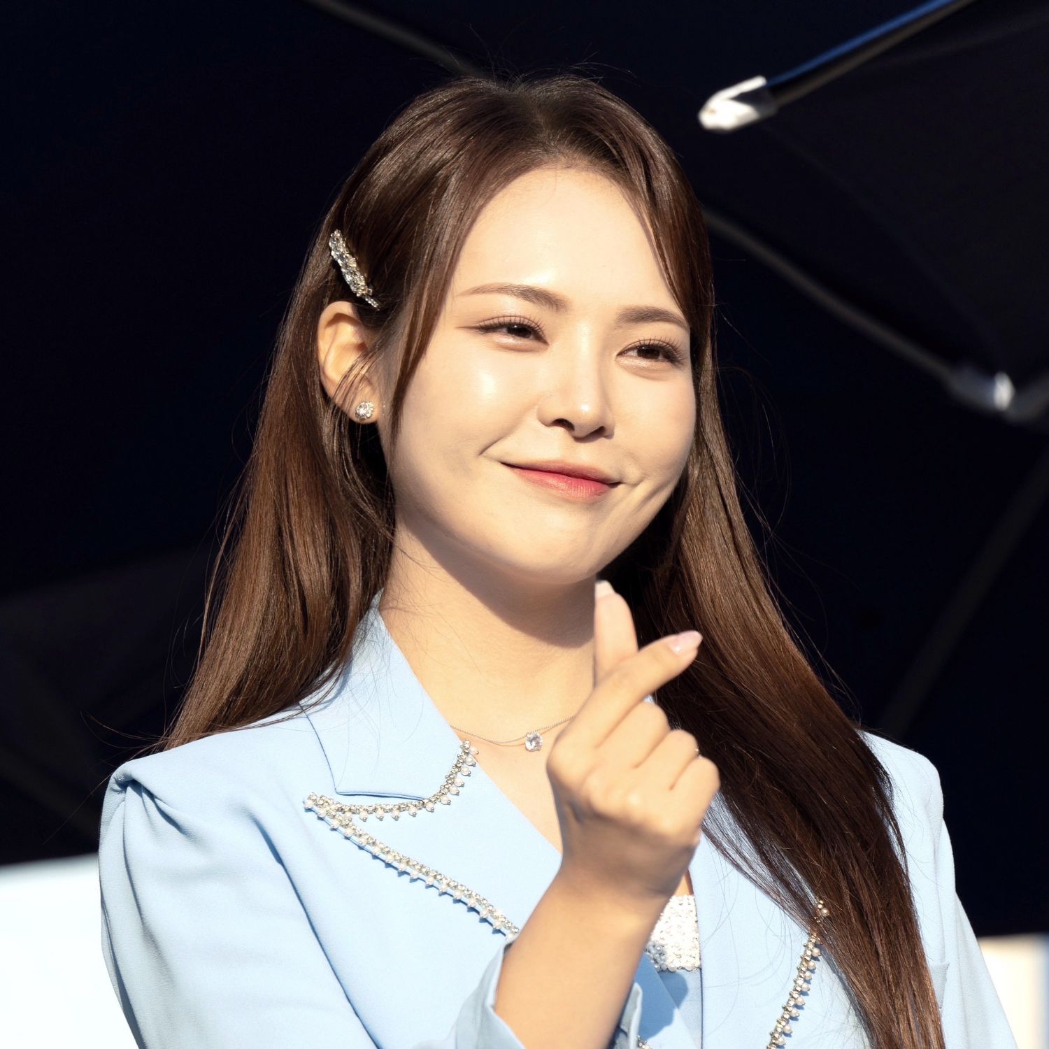 Behind-the-scenes cut of Miss Kim