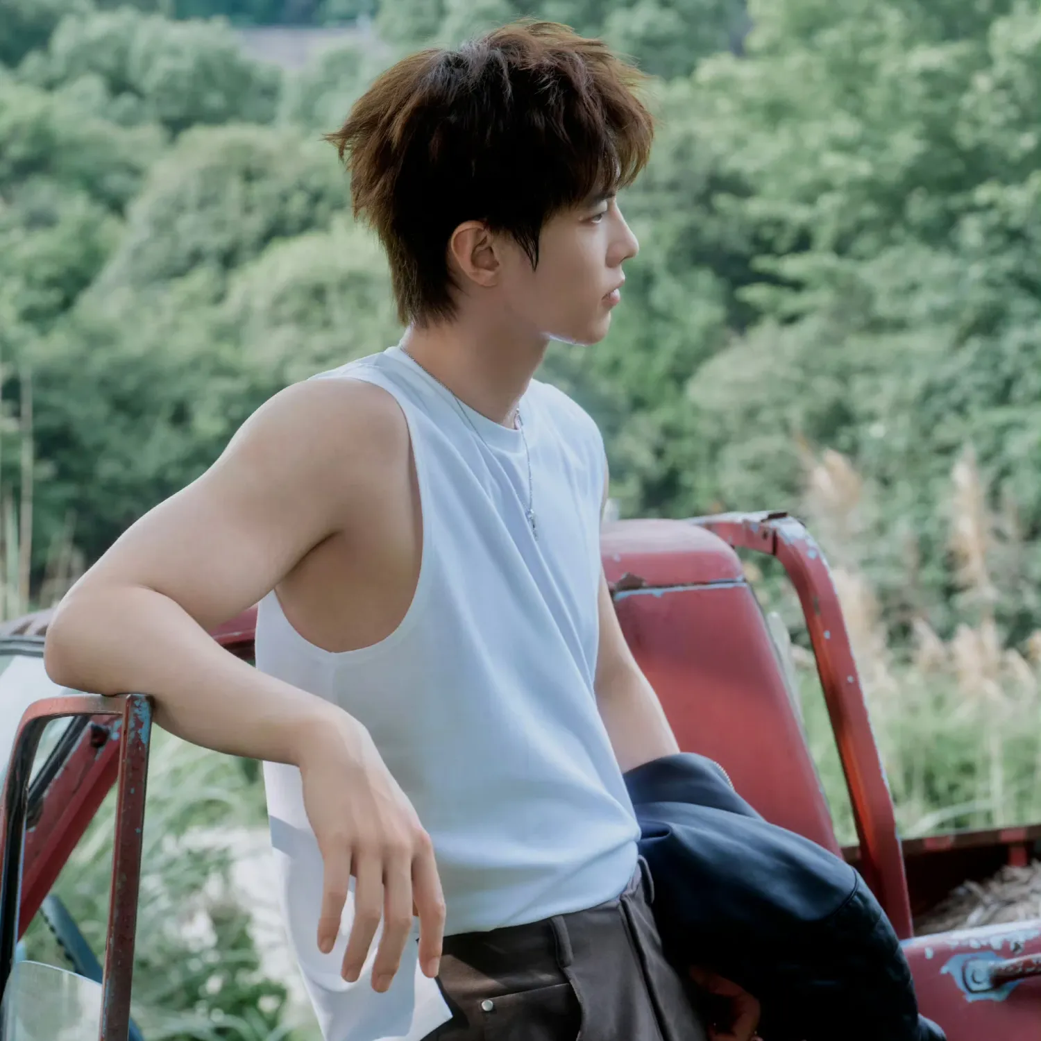 Behind-the-scenes cut of He Yu