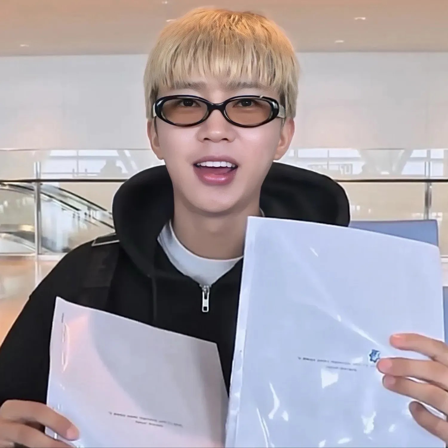 Cuplikan di balik layar dari Lim Youngwoong