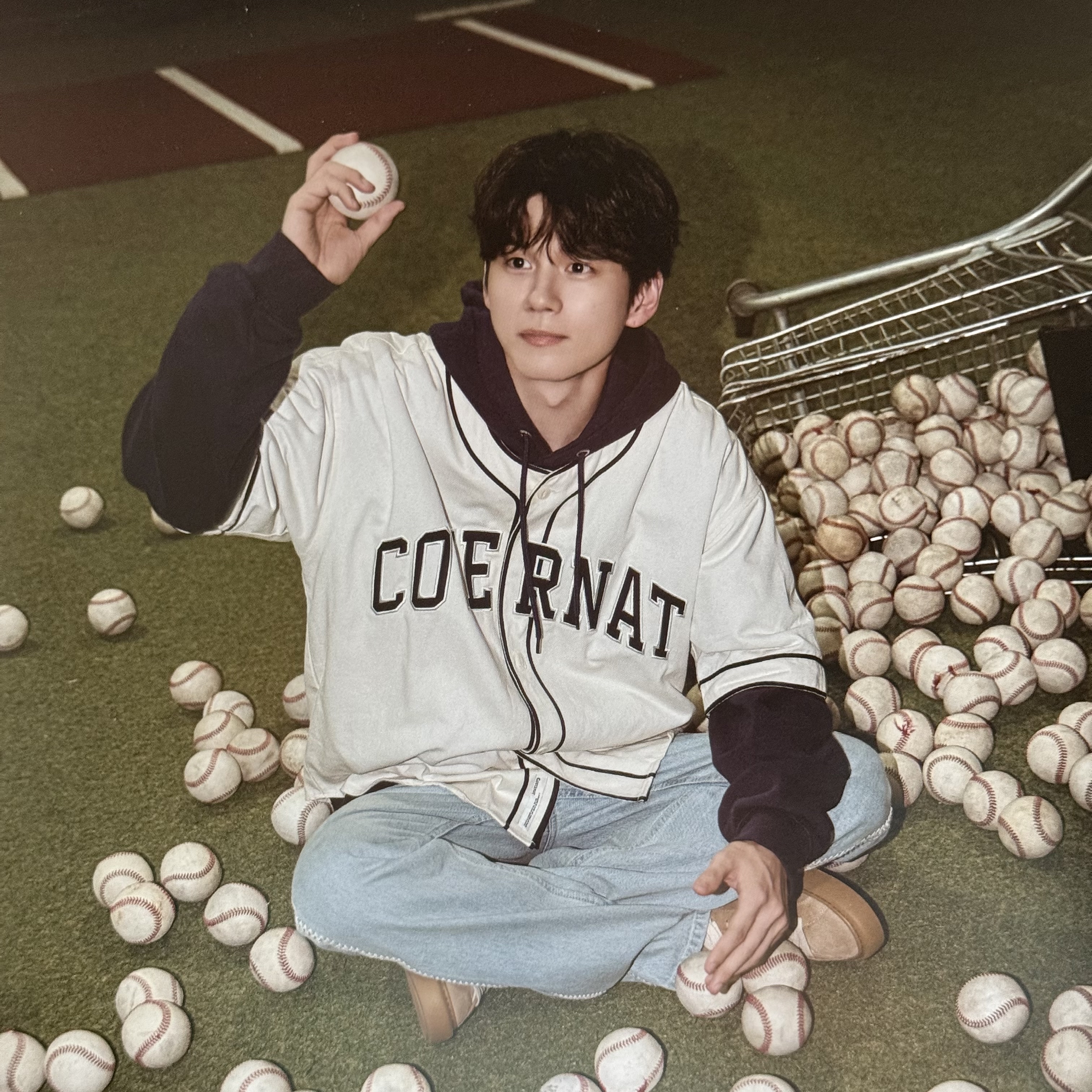 粉丝拍下的邕圣祐瞬间