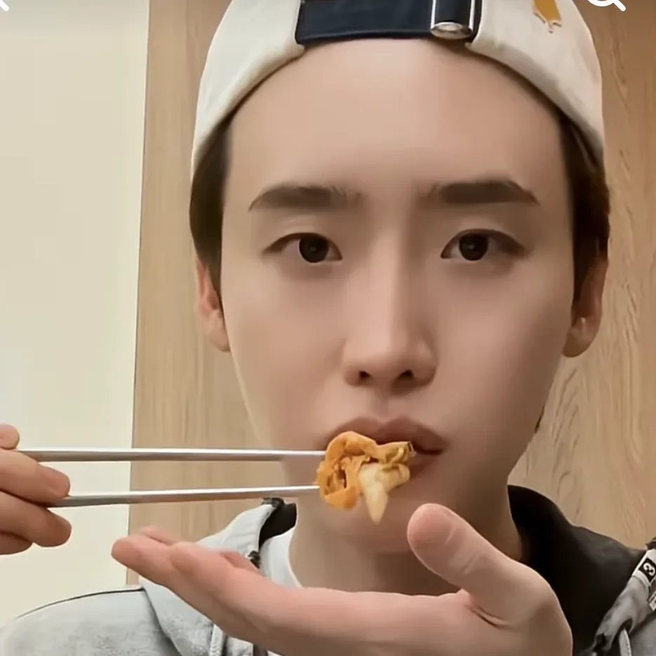 Foto terbaru dari Lee Jongsuk