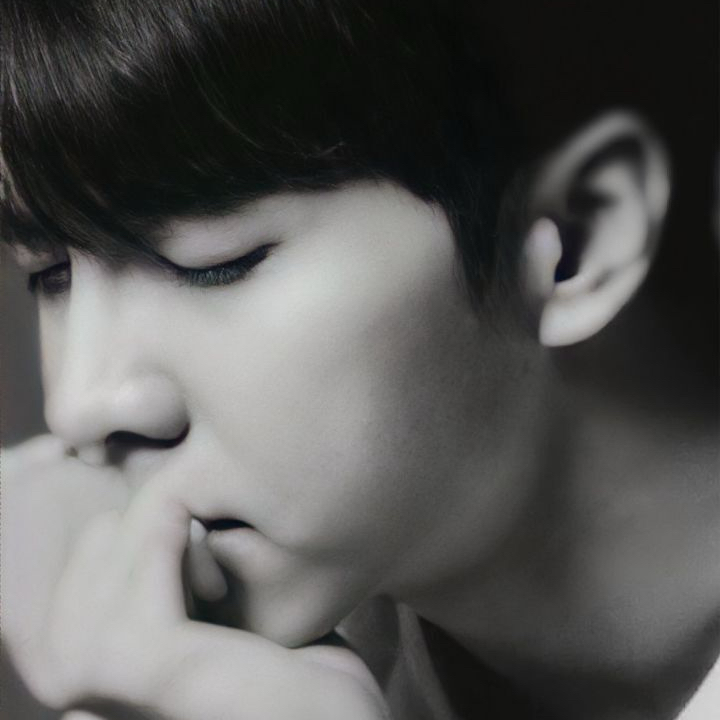 Latest photo of Lee Seunggi