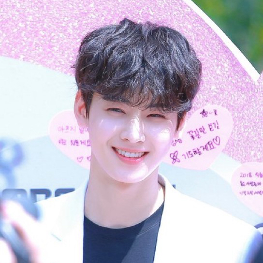 Recent activity shot of Cha Eunwoo