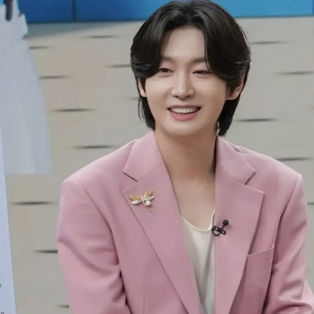 Latest photo of Kim Yongbin