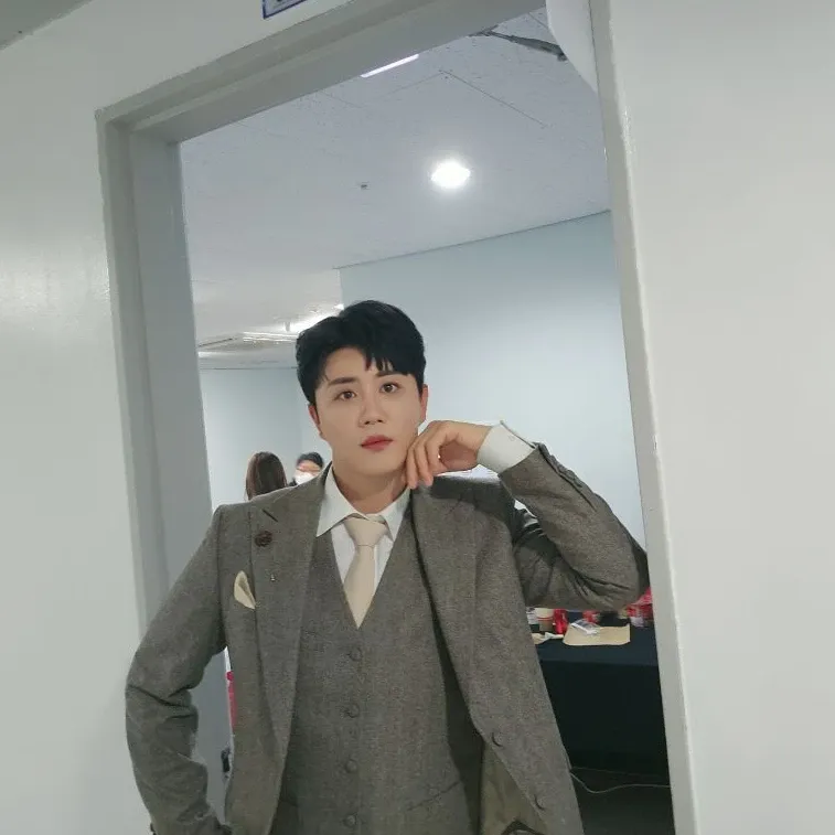 Behind-the-scenes cut of Jin Haesung