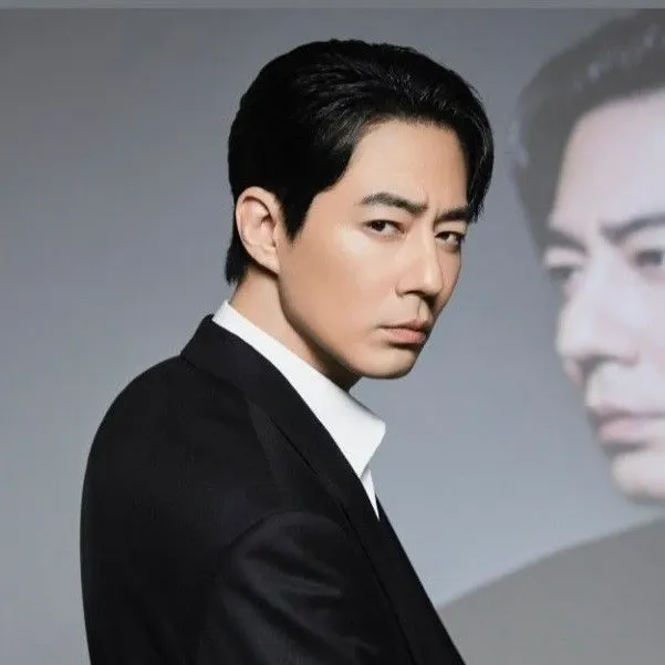 Recent activity shot of Jo Insung