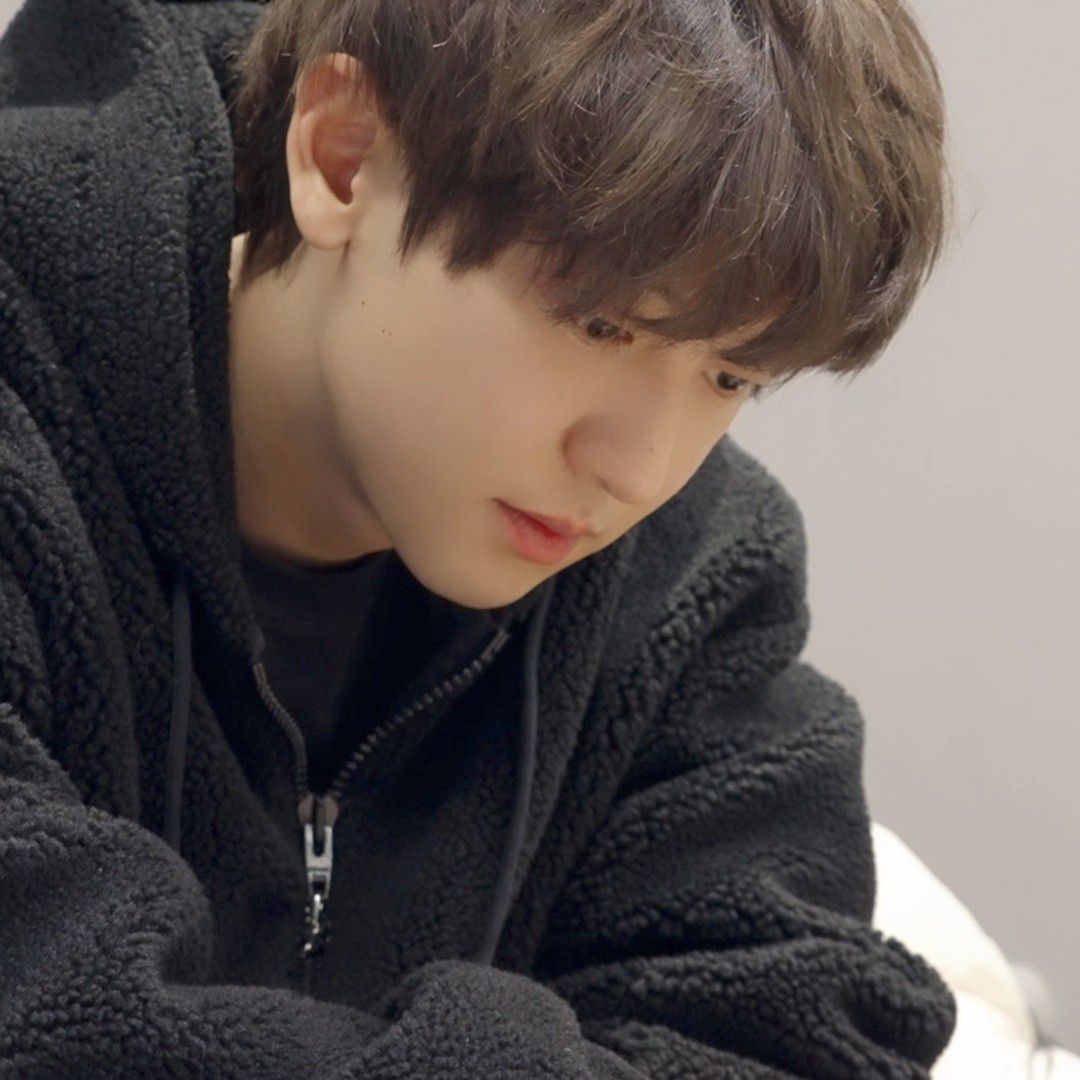 Behind-the-scenes cut of Chanyeol