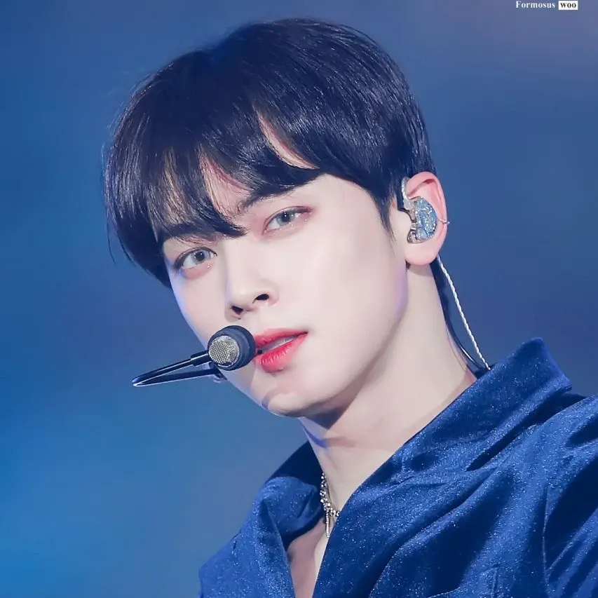 A moment captured by a fan of Cha Eunwoo
