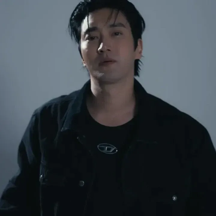 Behind-the-scenes cut of Choi Siwon
