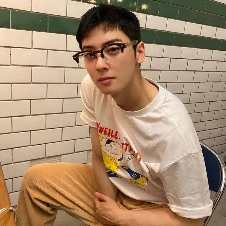 Latest photo of Cha Eunwoo