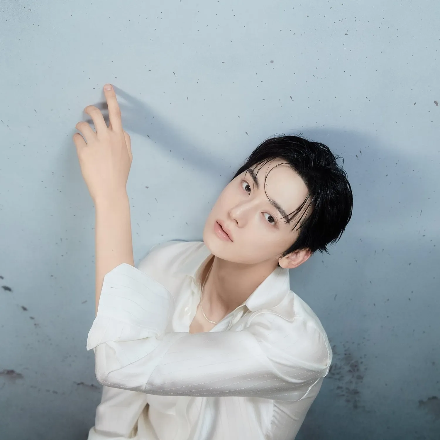 A moment captured by a fan of Hwang Minhyun