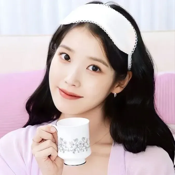 A moment captured by a fan of IU