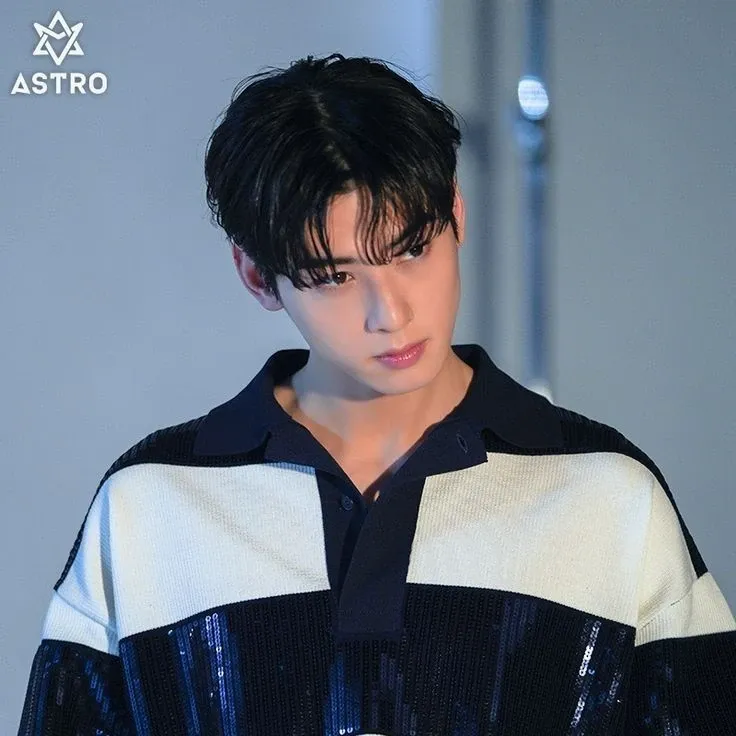 Latest photo of Cha Eunwoo
