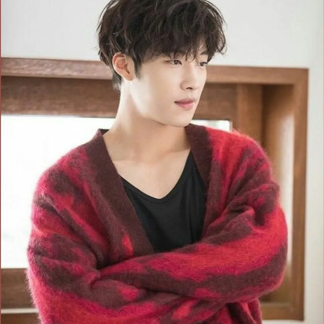 A moment captured by a fan of Woo Dohwan