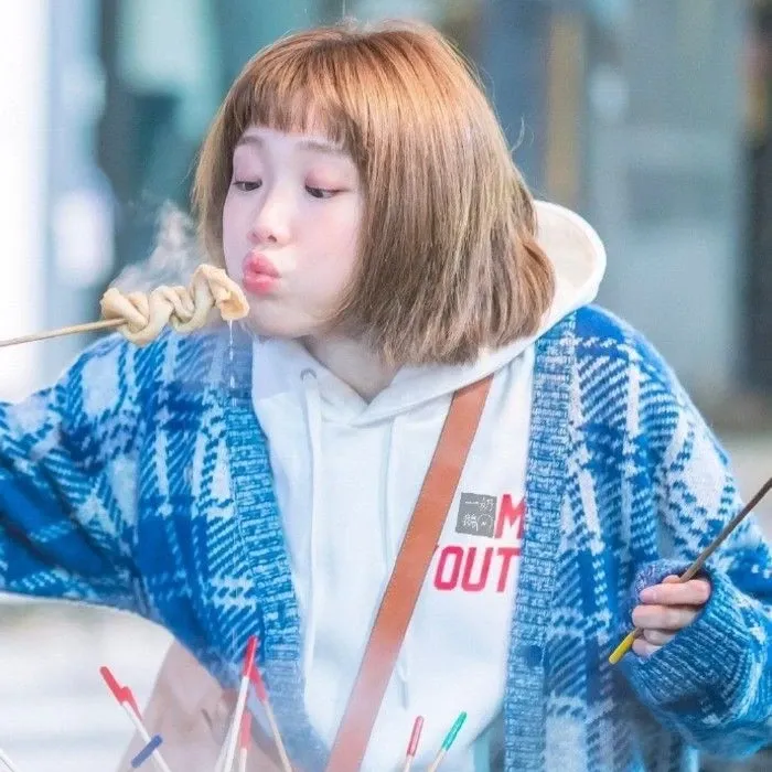 A moment captured by a fan of Lee Sungkyung