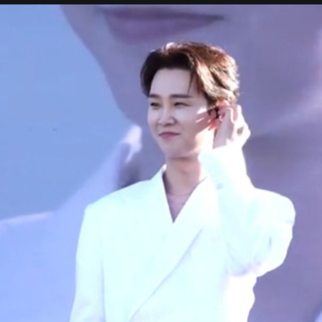 Latest photo of Song Minjun