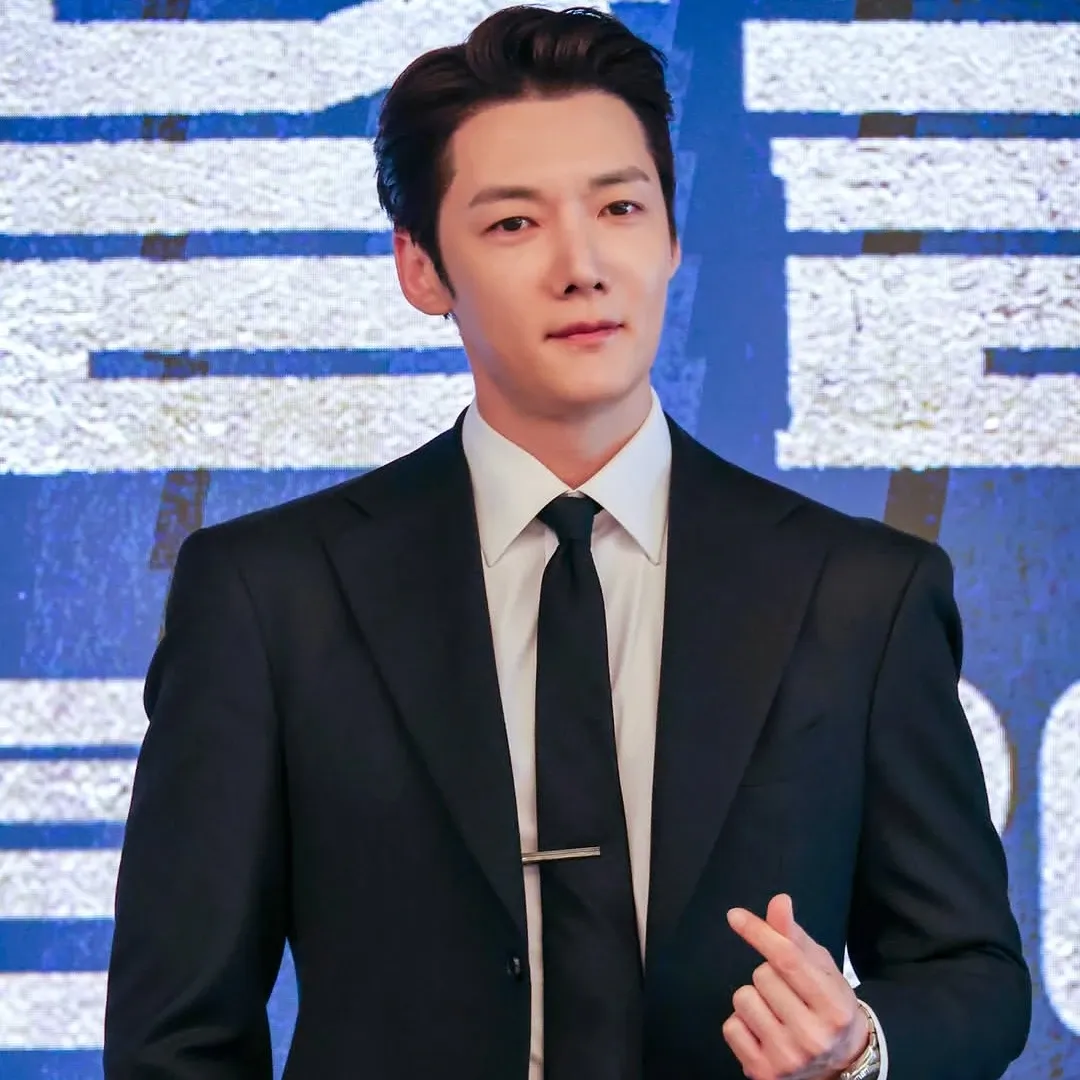 Recent activity shot of Choi Jinhyuk