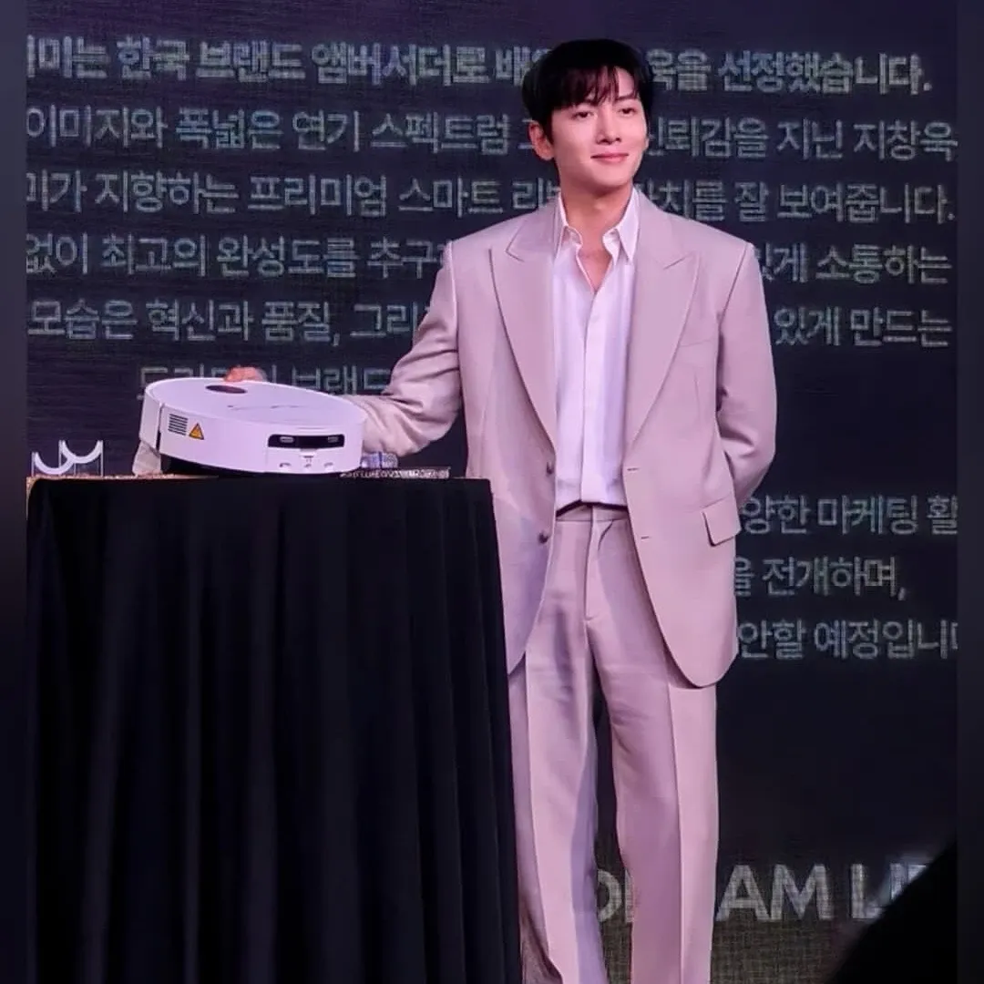 Behind-the-scenes cut of Ji Changwook