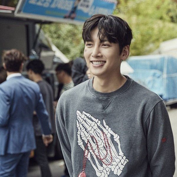 Behind-the-scenes cut of Ji Changwook