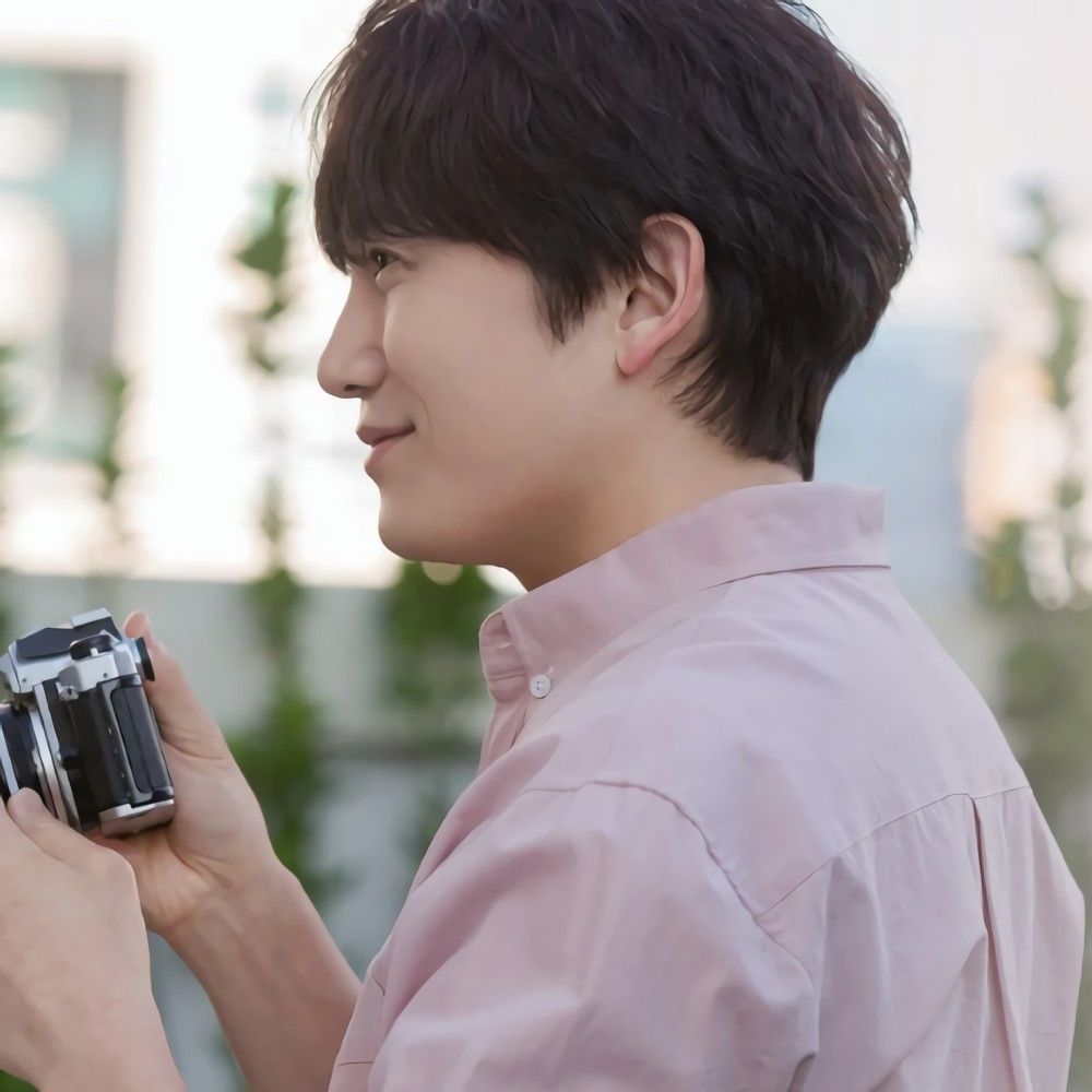 Latest photo of Ji Sung