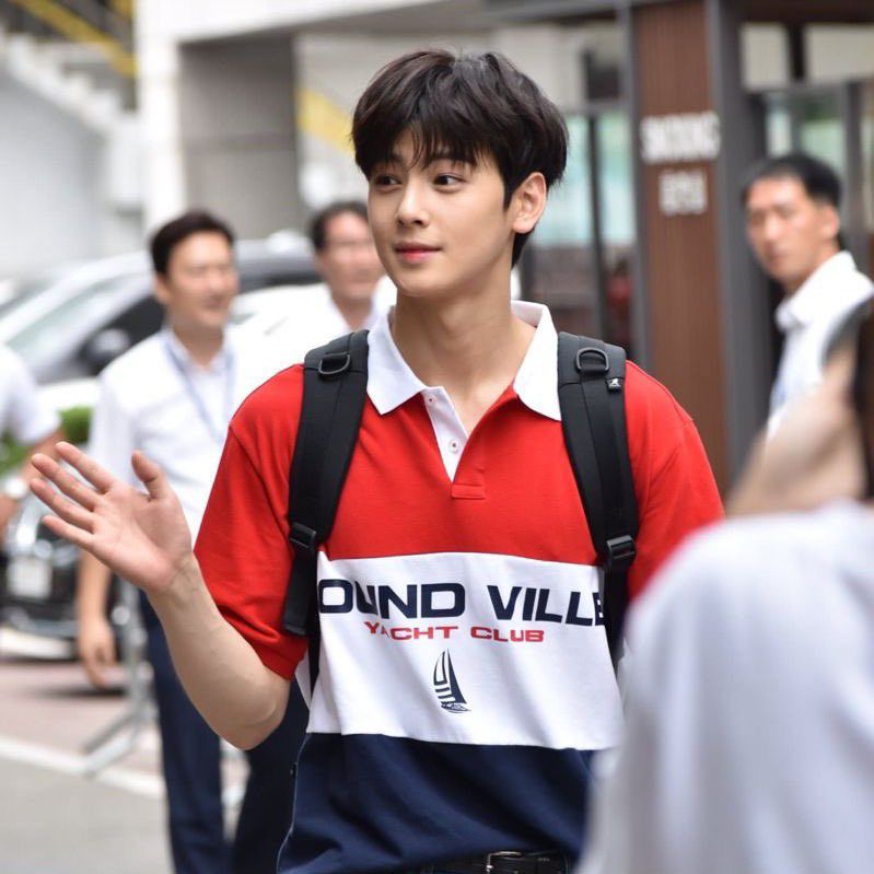 粉丝拍下的车银优瞬间