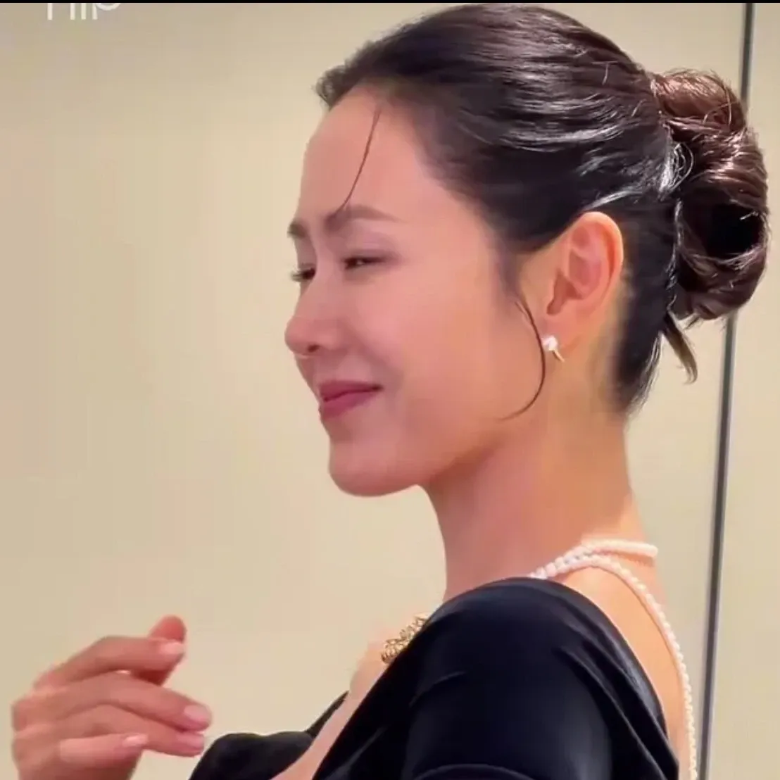 Foto terbaru dari Son Yejin