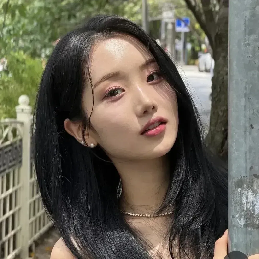 Behind-the-scenes cut of Kim Soyeon (2004)